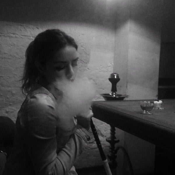 รูปภาพถ่ายที่ Smoke me in WONDERLAND โดย Доминика Ч. เมื่อ 8/12/2016