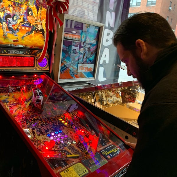 1/19/2019 tarihinde Audrey T.ziyaretçi tarafından Modern Pinball NYC'de çekilen fotoğraf