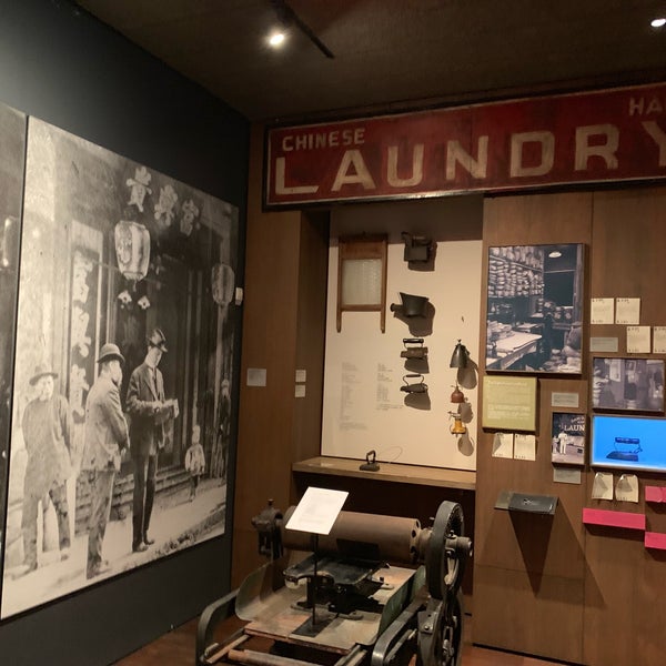 รูปภาพถ่ายที่ Museum of Chinese in America (MOCA) โดย Audrey T. เมื่อ 1/6/2019