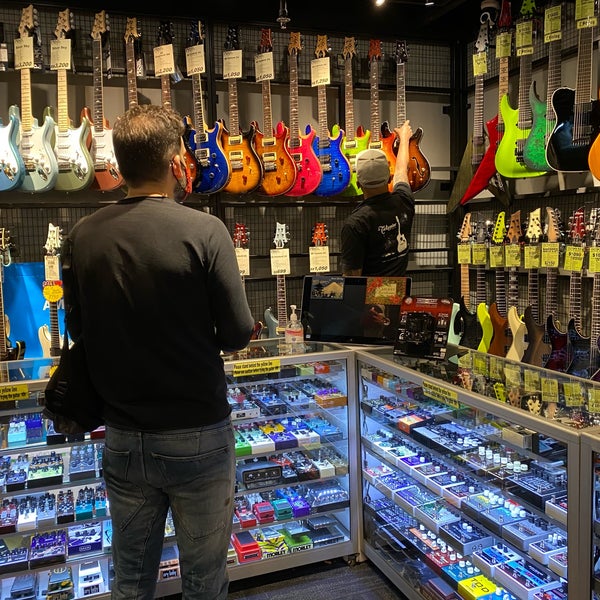 Davis Guitar Music Centre Downtown Core 5 tips