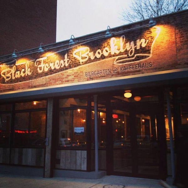 รูปภาพถ่ายที่ Black Forest Brooklyn โดย Black Forest Brooklyn เมื่อ 1/22/2014