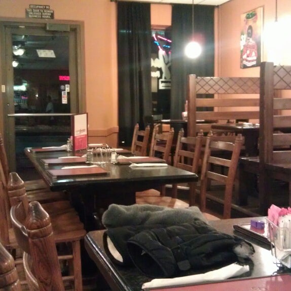 Foto scattata a Jacky’s Restaurant da Bryan P. il 2/12/2014