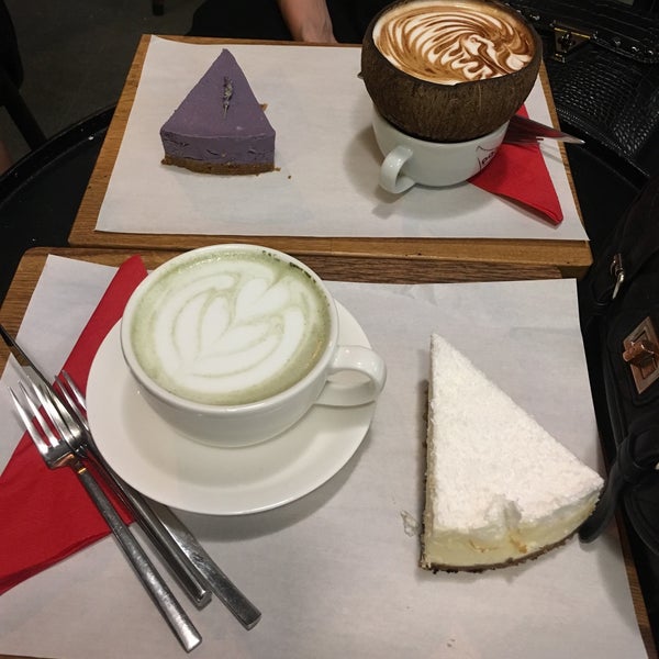 Foto tomada en Paper Roasting Coffee &amp; Chocolate  por Miray Nur S. el 8/24/2019