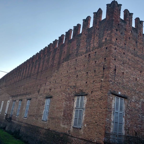 รูปภาพถ่ายที่ Castello Di Belgioioso โดย Guido B. เมื่อ 1/13/2018