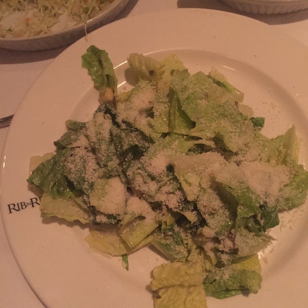 The environment is amazing classic .its a must to try the signature Cesar salad