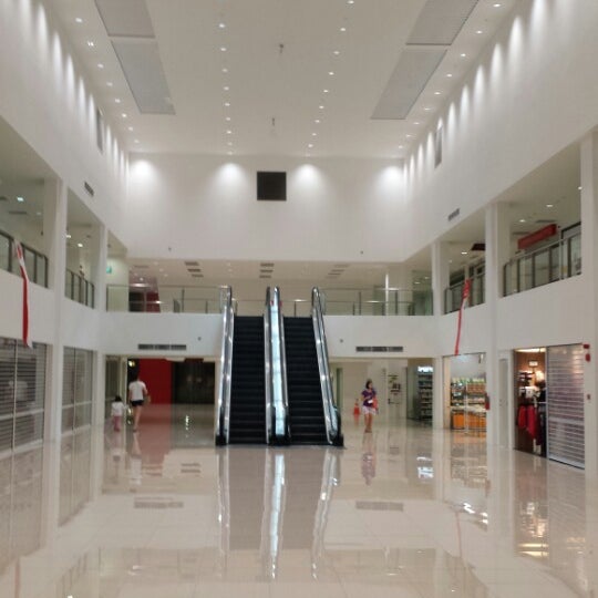 Find 181+ 2 room, 1239+ 3 room, 1698+ 4 room, 1698+ 5 room hdbs for sale in singapore. Rivervale Mall Photos . Rivervale Plaza - Shopping Mall in Singapore