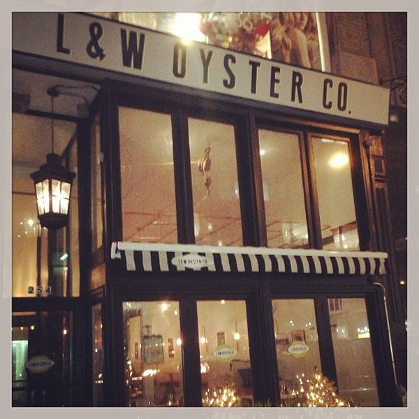 2/1/2013 tarihinde Sheetal J.ziyaretçi tarafından L&amp;W Oyster Co.'de çekilen fotoğraf