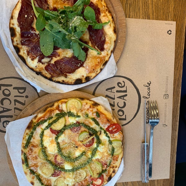 Foto scattata a Pizza Locale da Atilla I. il 7/18/2019