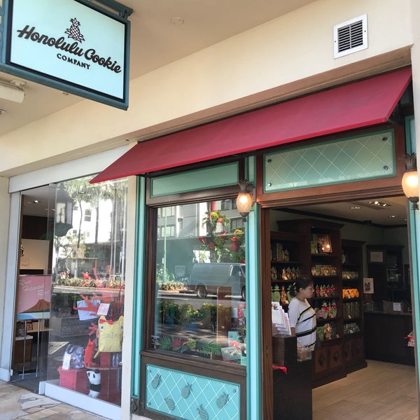Honolulu Cookie Company Dessert Shop in Waikiki