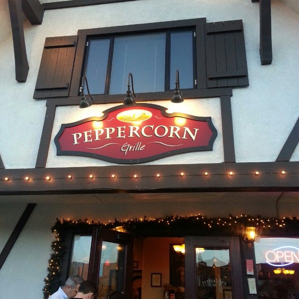 Foto tirada no(a) Peppercorn Grille por Drew E. em 4/7/2013