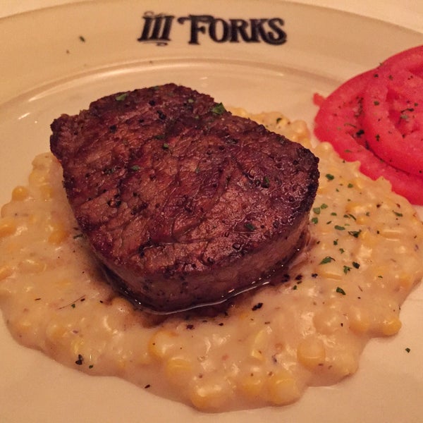 Снимок сделан в III Forks Restaurant пользователем Ugur E. 9/13/2016