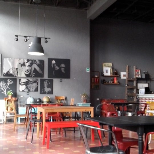 รูปภาพถ่ายที่ Café Cortez โดย Karla M. เมื่อ 7/6/2014