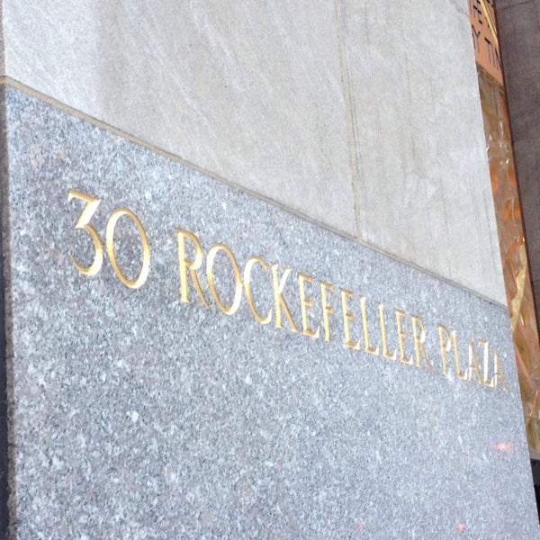 รูปภาพถ่ายที่ Rockefeller Center โดย Ticia A. เมื่อ 5/13/2013