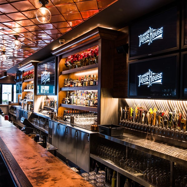 Old Town Pour House 8 Oakbrook Ctr