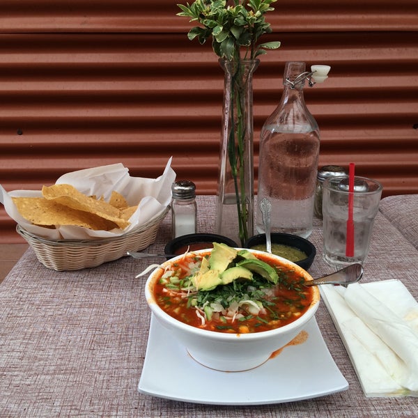 4/25/2015에 Jonathan O.님이 El Comal Mexican Restaurant에서 찍은 사진