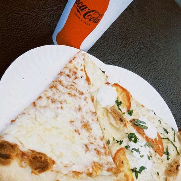 8/11/2023にYuzaburo E.がSlices Pizzaで撮った写真
