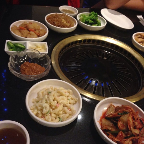 2/13/2014에 Akira O.님이 Beque Korean Grill에서 찍은 사진