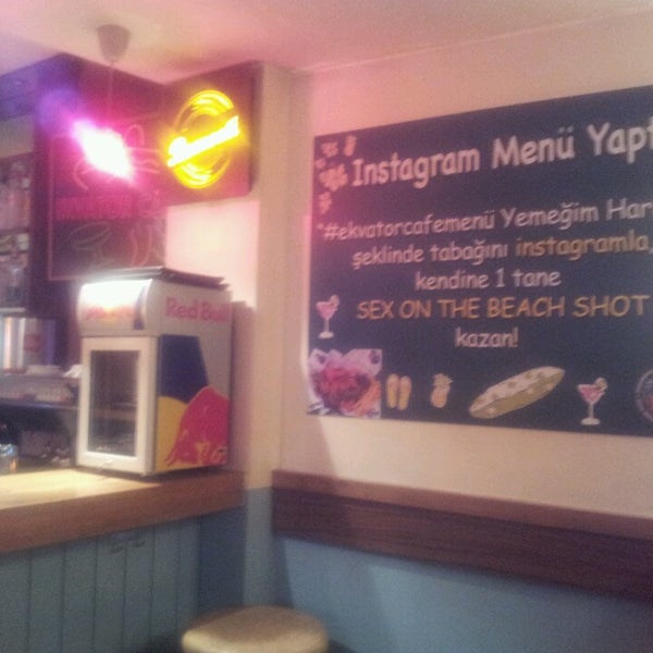Das Foto wurde bei Ekvator Restaurant Bar &amp; Cafe von Okan E. am 3/15/2013 aufgenommen