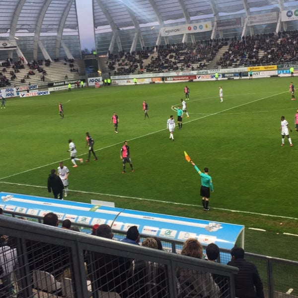 Photo taken at Stade Bollaert-Delelis by H G on 1/15/2020