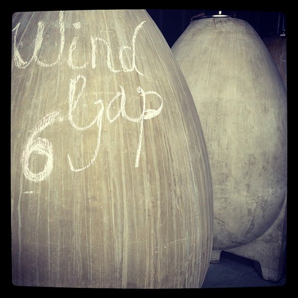 Foto diambil di Wind Gap Wines oleh Emily L. pada 8/3/2013
