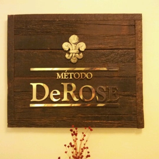 รูปภาพถ่ายที่ Método DeRose โดย Rapha M. เมื่อ 9/12/2012