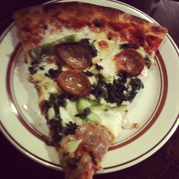 Foto tirada no(a) Pizza Mercato por Rachel M. em 6/4/2012