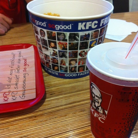 Снимок сделан в KFC пользователем Paul V. 5/30/2012