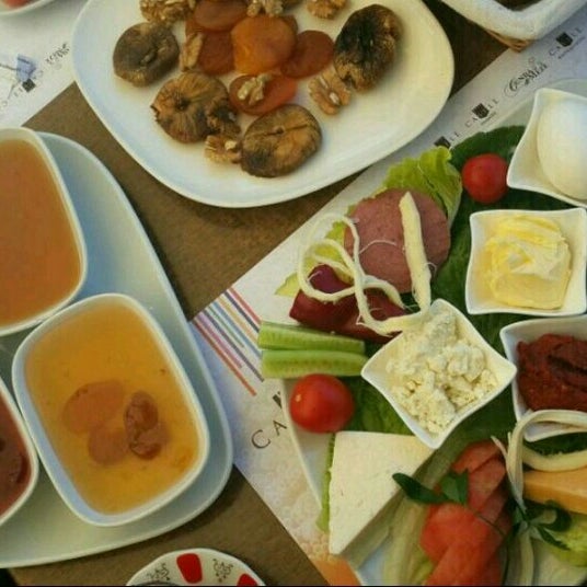 Zeytinburnunda Serpme Kahvalti Somine Kahvalti Salonu