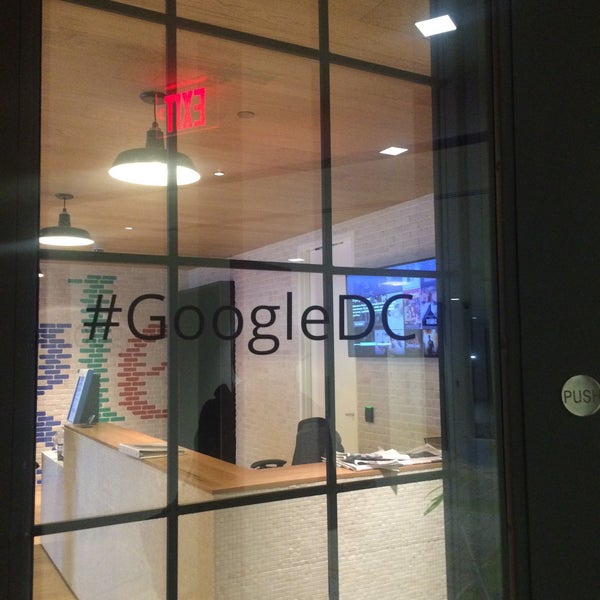 2/26/2015 tarihinde Cassie P.ziyaretçi tarafından Google Washington DC'de çekilen fotoğraf