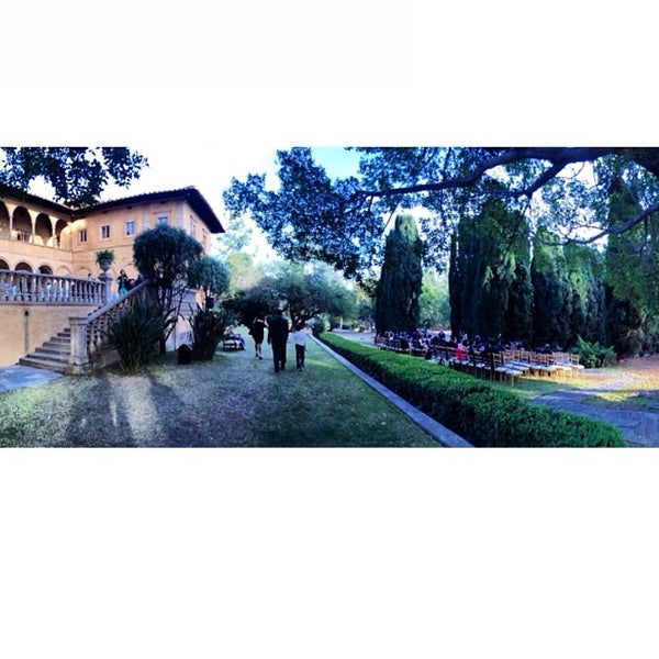 รูปภาพถ่ายที่ Villa del Sol d&#39;Oro โดย Greg W. เมื่อ 1/19/2014