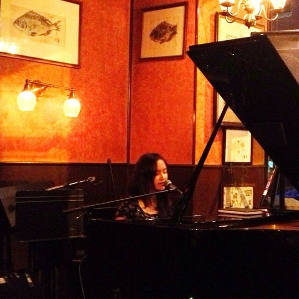 Photo prise au Caffe Vivaldi par Greg W. le4/21/2013