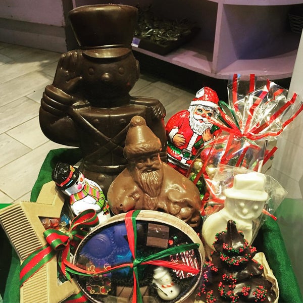 Photo taken at Li-Lac Chocolates by Markets of New York City on 12/12/2015