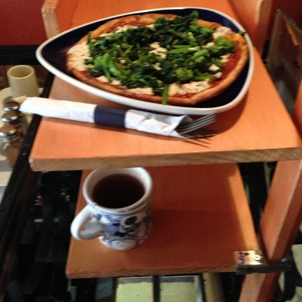 รูปภาพถ่ายที่ Green Fig Cafe โดย Markets of New York City เมื่อ 5/17/2013