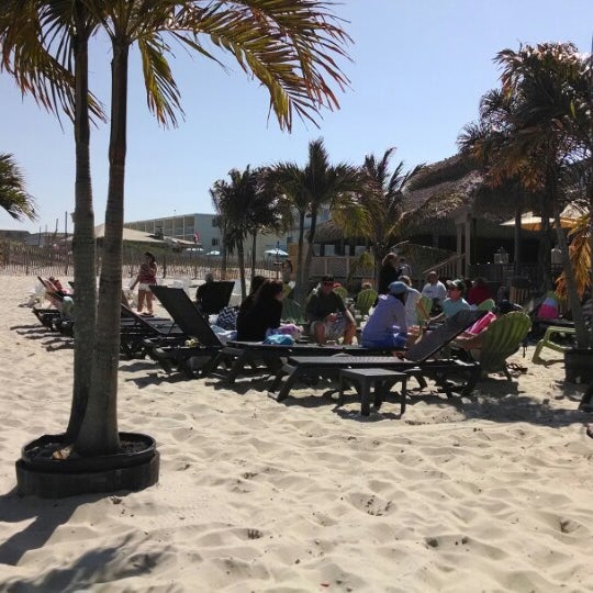 รูปภาพถ่ายที่ Sea Shell Resort and Beach Club โดย Adam L. เมื่อ 5/31/2014