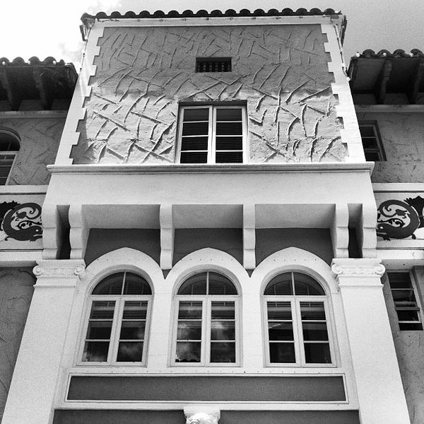 รูปภาพถ่ายที่ El Paseo Hotel Miami Beach โดย El Paseo Hotel เมื่อ 8/29/2013