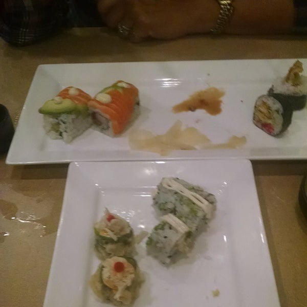 Photo taken at Sushi de Kanpai by Jordan J. on 8/21/2014