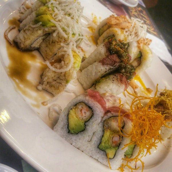 9/30/2016에 Mercedes A.님이 Wasabi Sushi &amp; Rolls에서 찍은 사진
