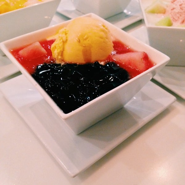 Das Foto wurde bei Dessert Kitchen 糖潮 von Joey C. am 3/13/2014 aufgenommen