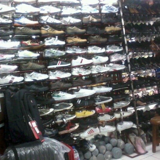 10 shoe store