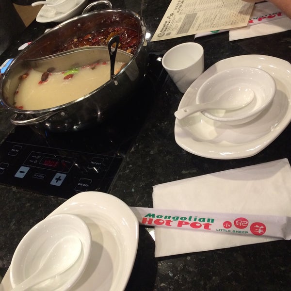Photo taken at Happy Lamb Hot Pot, Vancouver by Uucky L. on 2/22/2016