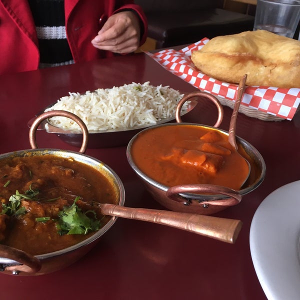 6/15/2016 tarihinde Uucky L.ziyaretçi tarafından All India Sweets &amp; Restaurant'de çekilen fotoğraf