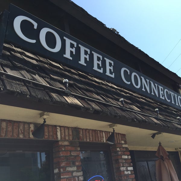 Foto tirada no(a) Coffee Connection por Courtney . em 9/6/2016