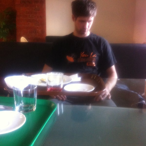 Вася обедает в столовой. Столовая уфа. Отбивная в школе столовой. Школьники в столовой. Обед в деревенской столовой.