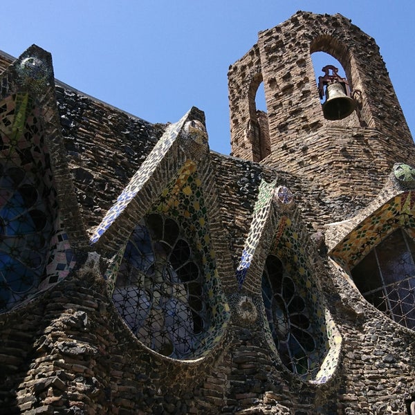 5/30/2018 tarihinde Yuriziyaretçi tarafından Cripta Gaudí'de çekilen fotoğraf