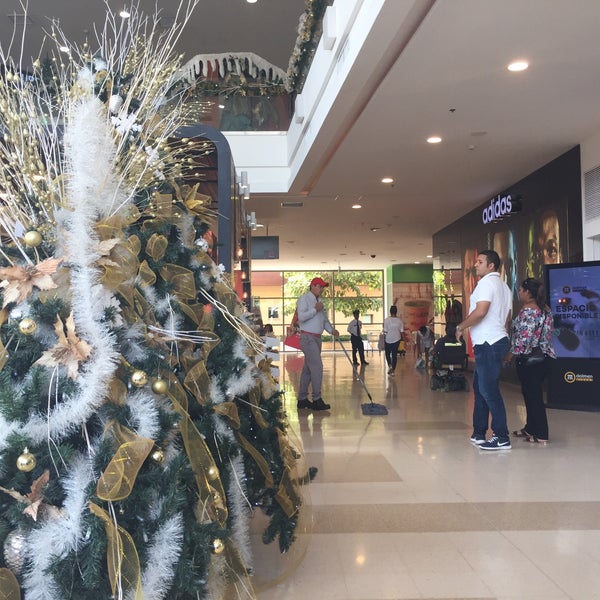 รูปภาพถ่ายที่ Mall Plaza El Castillo โดย Marco Aurelio G. เมื่อ 1/7/2017