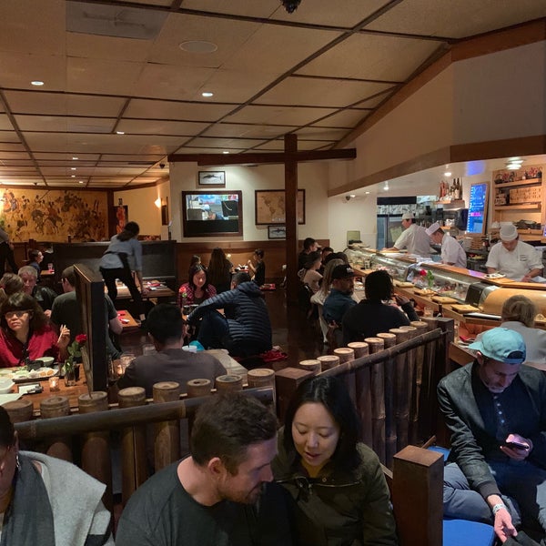 Снимок сделан в Irori Japanese Restaurant пользователем Devin B. 2/17/2019
