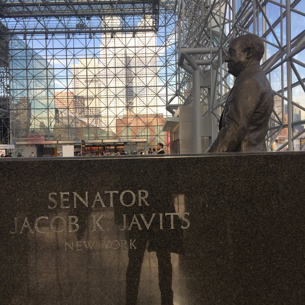 Снимок сделан в Jacob K. Javits Convention Center пользователем Devin B. 11/14/2016