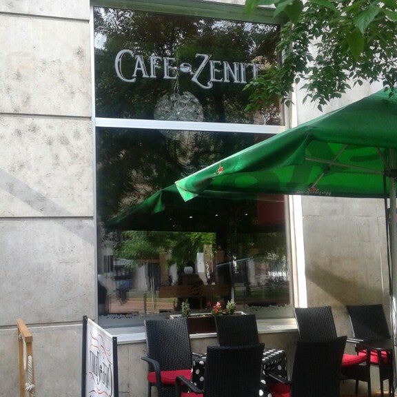 Photo taken at Café Zenit by Imre T. on 5/13/2014