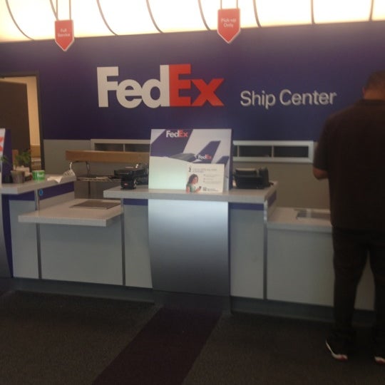 FedEx Ship Center - 7 tips from 268 visitors