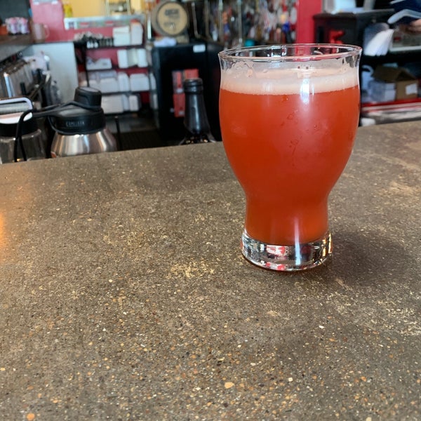 Photo taken at 350 Brewing Company by Anty K. on 7/7/2019
